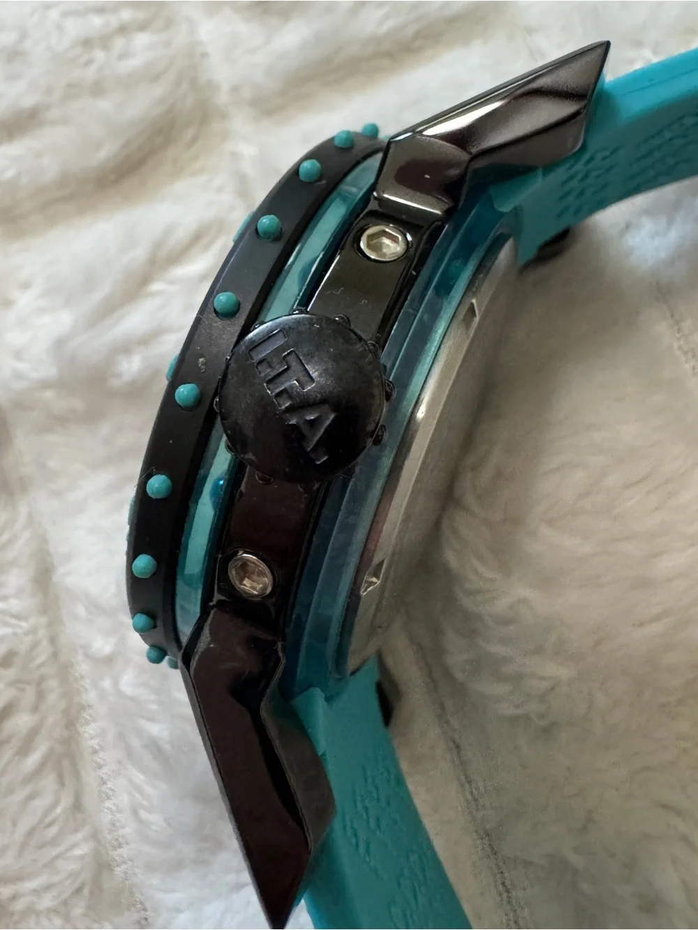 I.T.A Italia Tecnica Artigiana Pirata Quartz Dive Style Watch 00.04.11 Turquoise